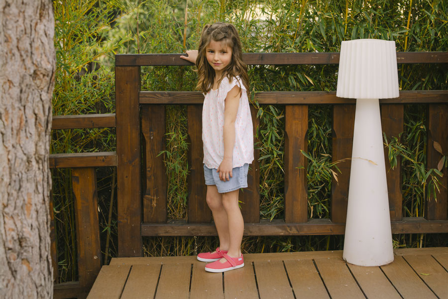 Chaussures Babies Fille à scratch style basket