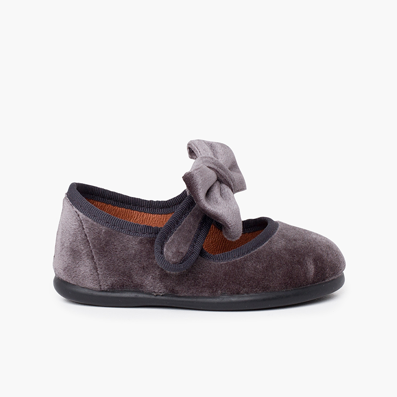 Chaussures babies en velours avec lien à nouer Gris