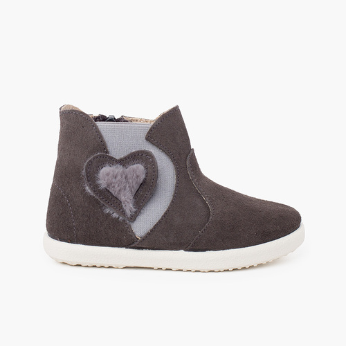 Botte élastique latérale avec coeur  Gris