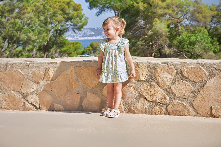 Sandales plage enfants couleurs poussiéreuse fermeture scratch