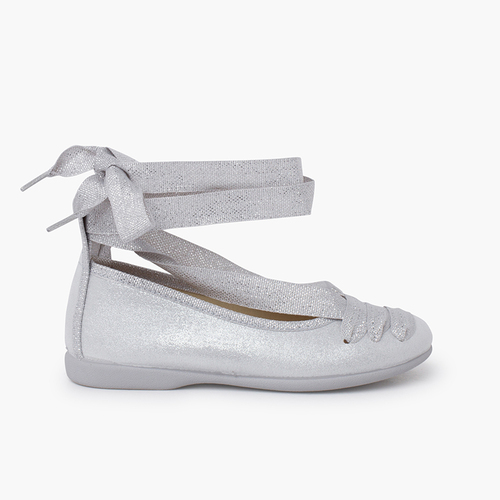 Ballerines brillantes avec des rubans entrelacés Argent
