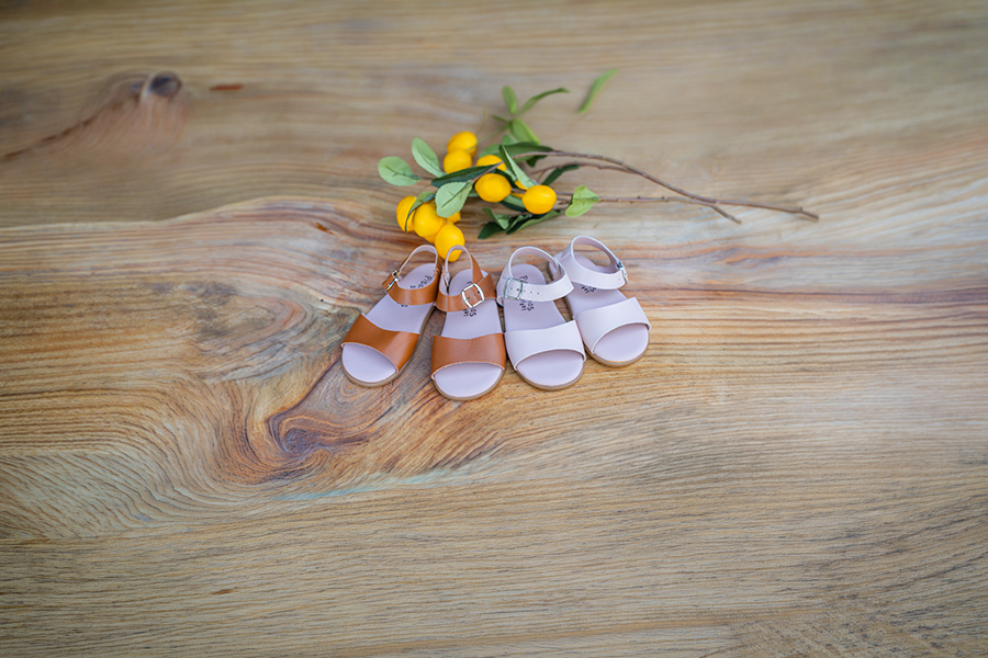 Sandales barefoot unies boucle