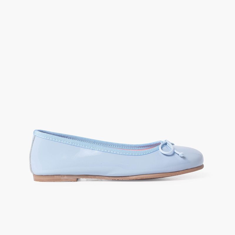 Ballerines en cuir verni avec nœud