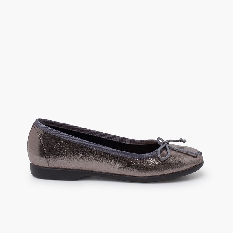 Ballerines brillantes et petit nœud