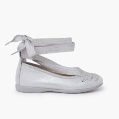 Ballerines brillantes avec des rubans entrelacés Argent