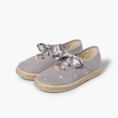 Baskets avec étoiles cousues et lacets satin Gris