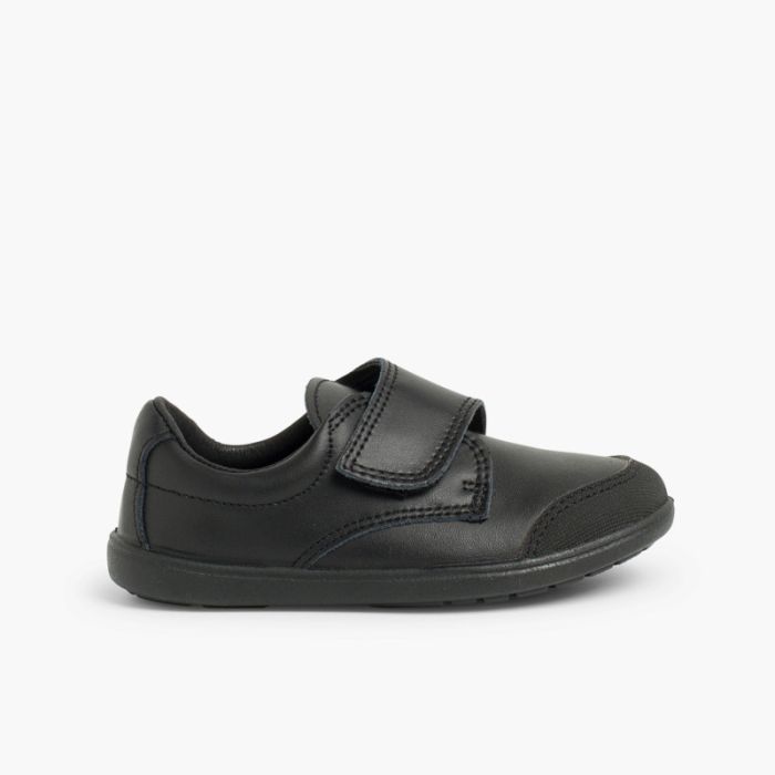 Chaussure d’écolier lavable avec embout renforcé 