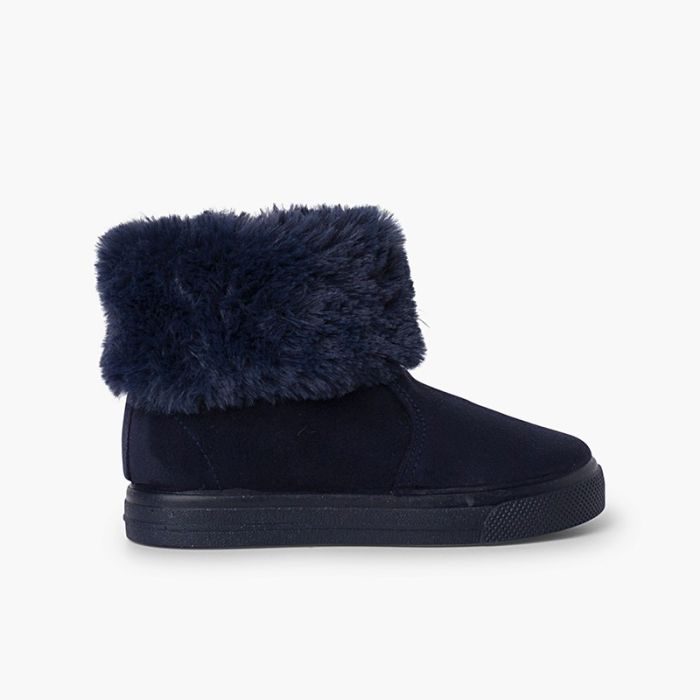 Bottes a col fourrure Des chaussures d hiver