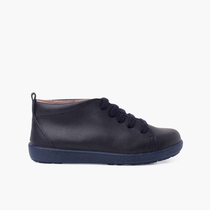 Chaussures en cuir type bottines à lacets