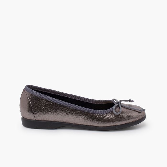 Ballerines brillantes et petit nœud