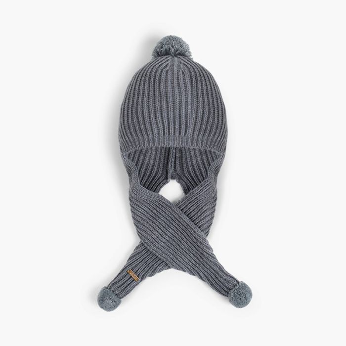 Bonnet avec écharpe et pompons
