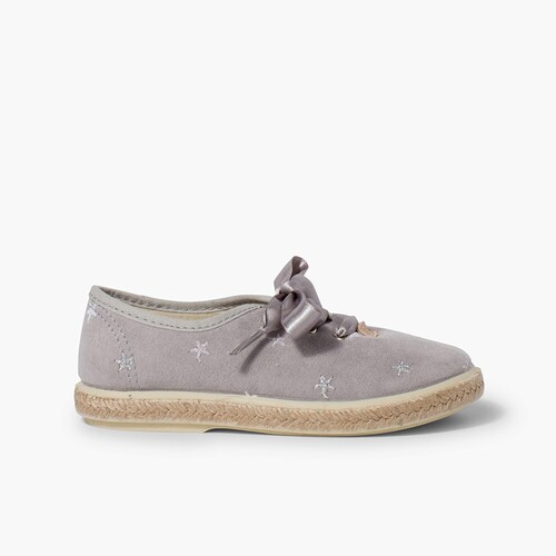 Baskets avec étoiles cousues et lacets satin Gris