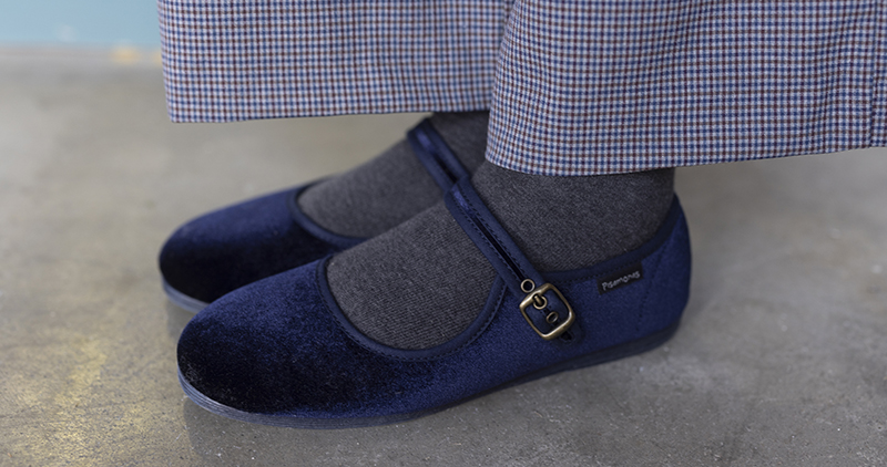 Chaussures babies en velours